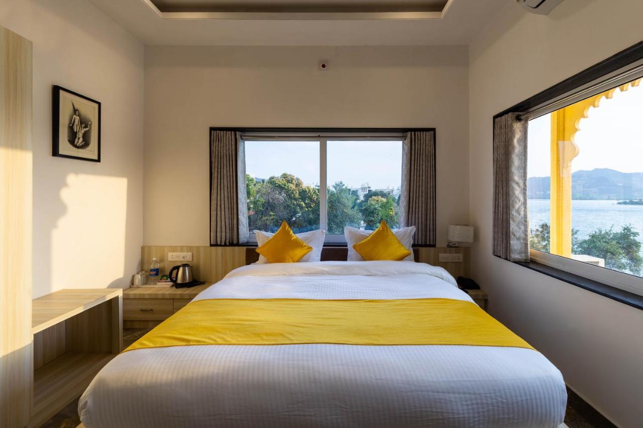 Haveli Jai Durga Udaipur Lake Facing With Swimming Pool Exterior foto